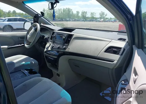 2011 Toyota Sienna Le V6 z USA, uszkodzony, nr VIN 5TDKK3DC2BS167825